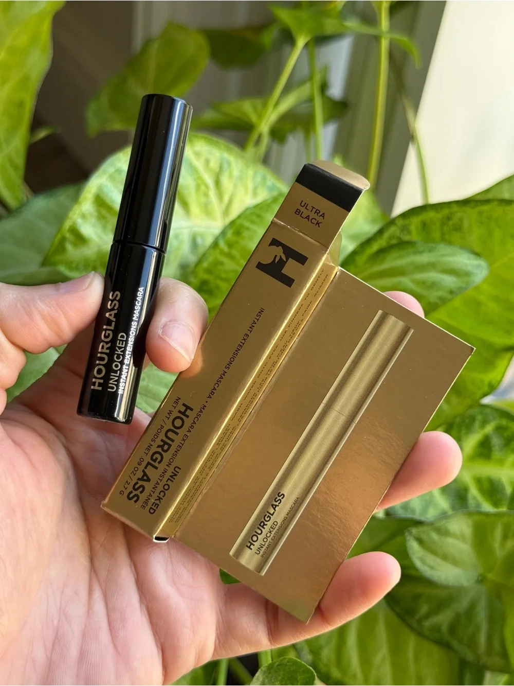 Hourglass Unlocked Instant Extensions Defining & Lengthening Tubing Mascara